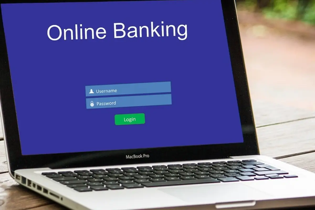 Ecco il prezzo del canone annuo per un conto base: scopri se è davvero conveniente